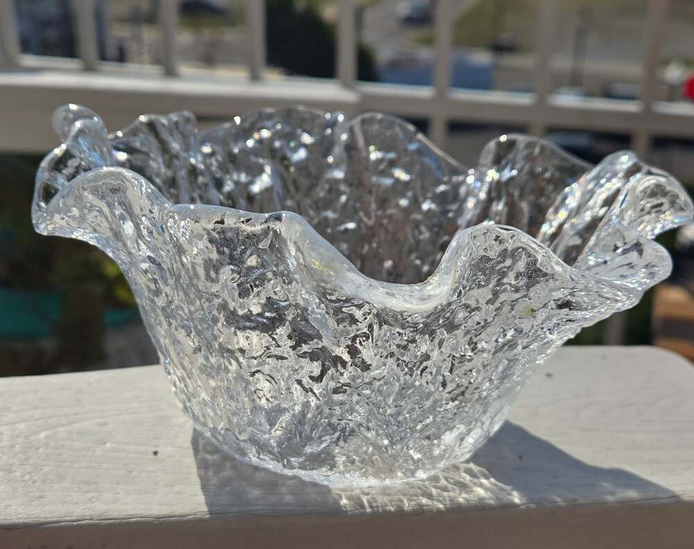 Vintage Pukeberg Scandinavian Art Glass Bowl by Uno Westerberg with Textured Ice